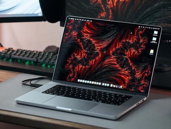 MacBook Pro M2